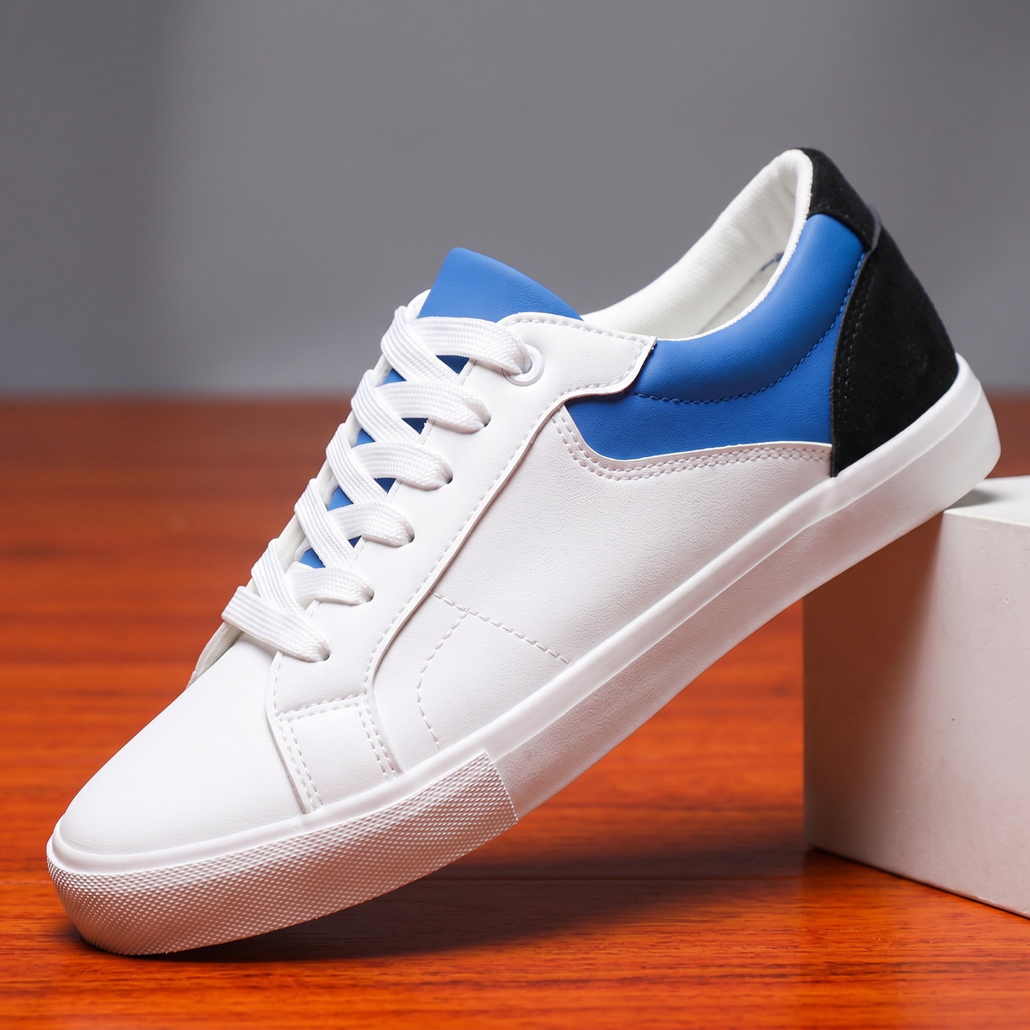 Nelson Leather Sneaker